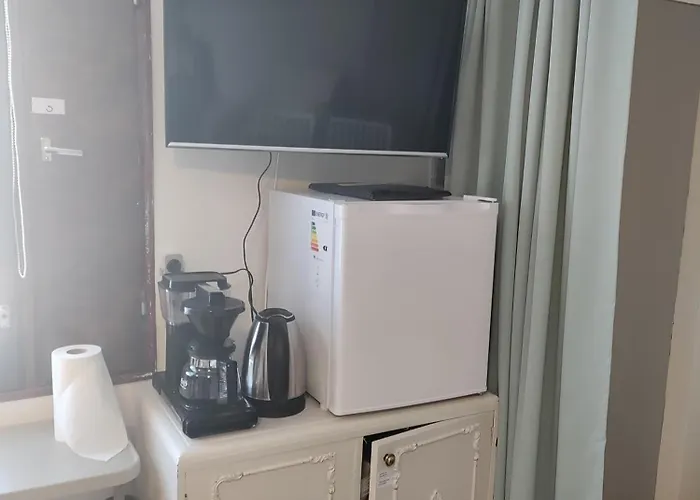 Huone 1-4 Henkiloelle * Рийхимяки